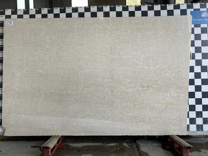 سنگ تراورتن ارس گزینه‌ ای مطمئن برای استفاده در نما و فضا های عمومی